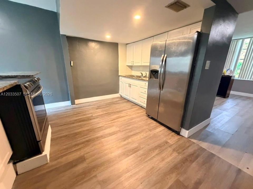 For Sale: $250,000 (2 beds, 2 baths, 1200 Square Feet)