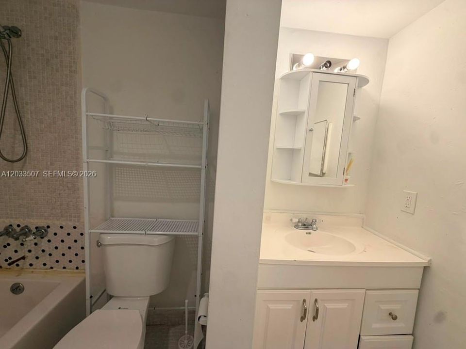For Sale: $250,000 (2 beds, 2 baths, 1200 Square Feet)