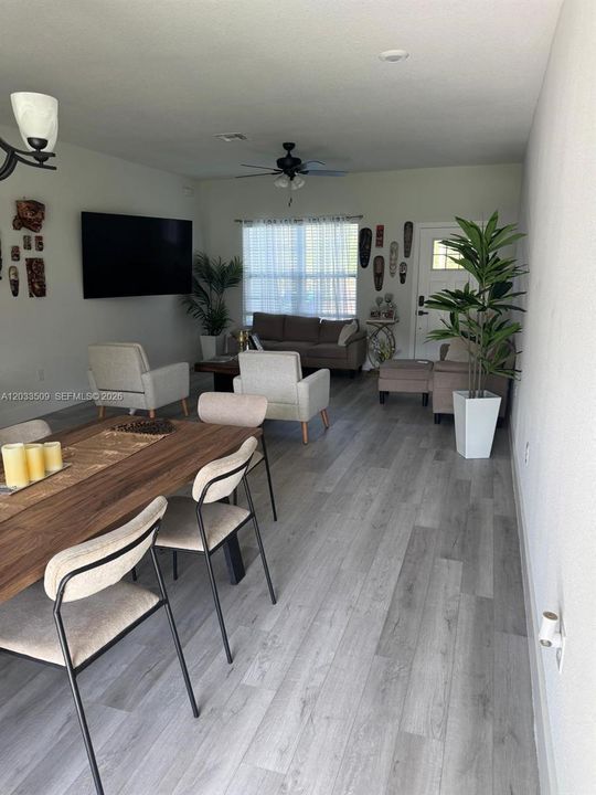 En Venta: $450,000 (4 camas, 3 baños, 1679 Pies cuadrados)