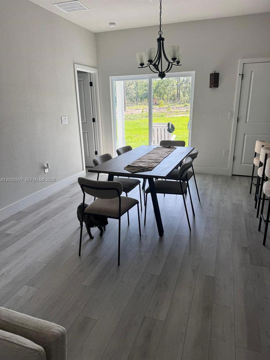 En Venta: $450,000 (4 camas, 3 baños, 1679 Pies cuadrados)