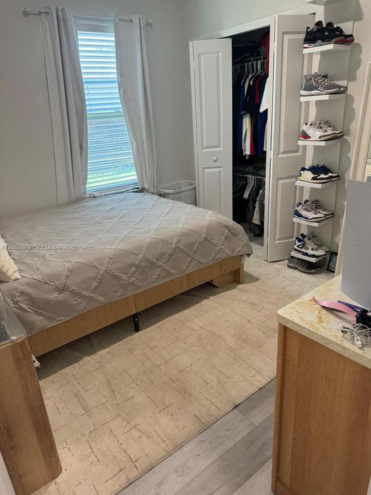 En Venta: $450,000 (4 camas, 3 baños, 1679 Pies cuadrados)