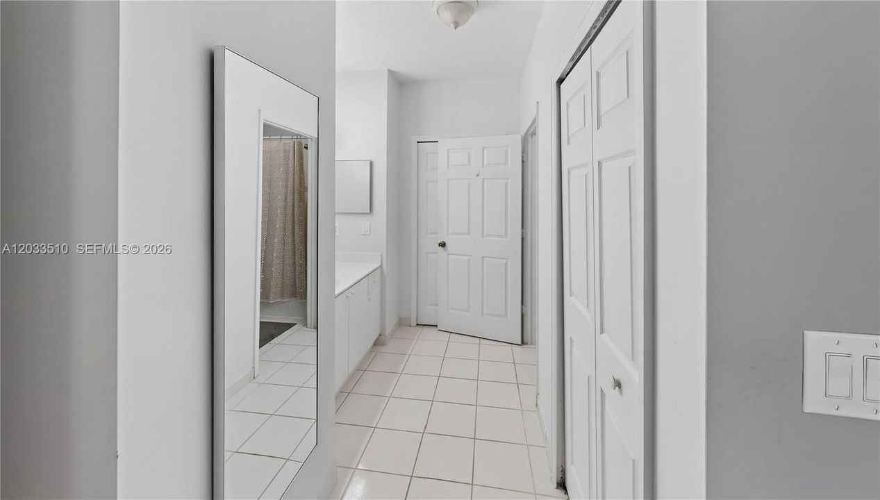 For Sale: $329,900 (2 beds, 2 baths, 1258 Square Feet)