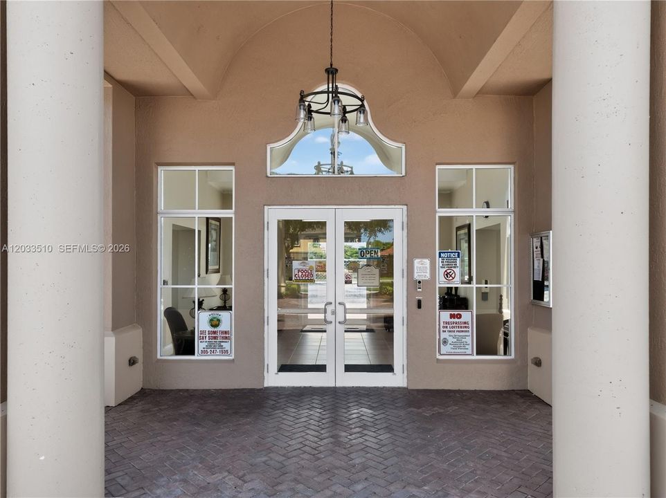 For Sale: $329,900 (2 beds, 2 baths, 1258 Square Feet)
