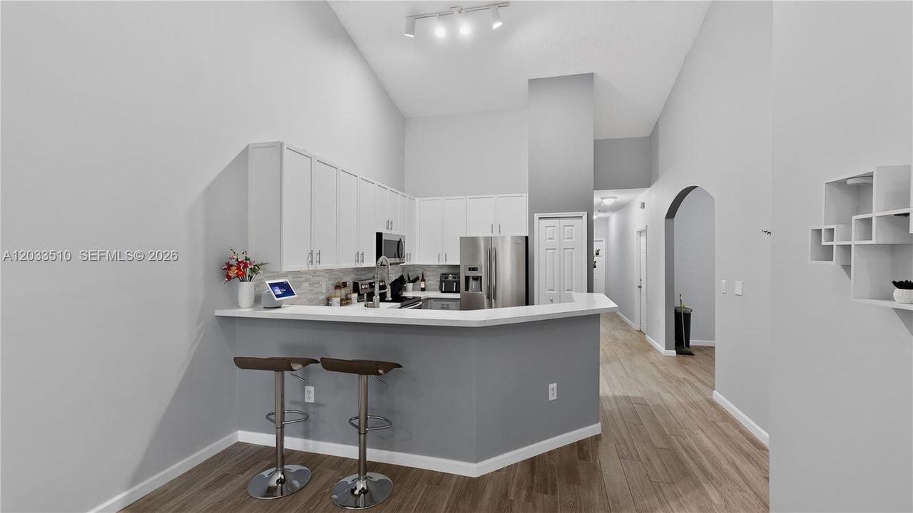 For Sale: $329,900 (2 beds, 2 baths, 1258 Square Feet)