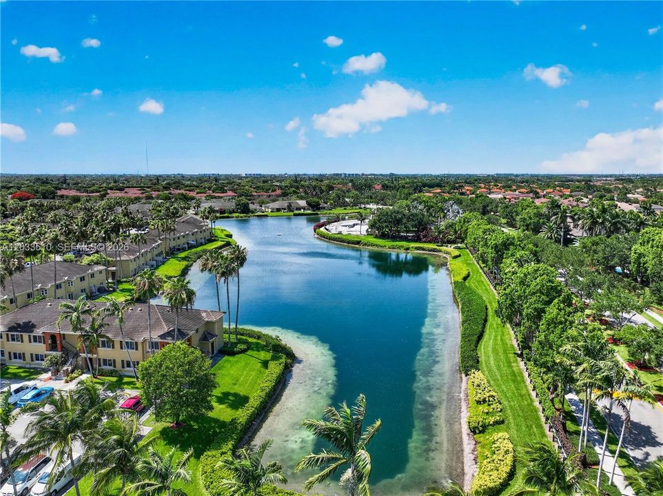 For Sale: $329,900 (2 beds, 2 baths, 1258 Square Feet)