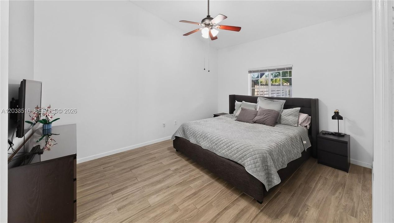 For Sale: $329,900 (2 beds, 2 baths, 1258 Square Feet)