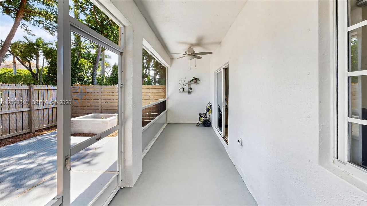 For Sale: $329,900 (2 beds, 2 baths, 1258 Square Feet)