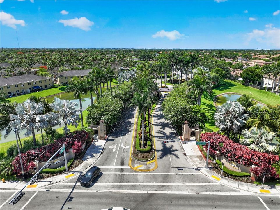 For Sale: $329,900 (2 beds, 2 baths, 1258 Square Feet)