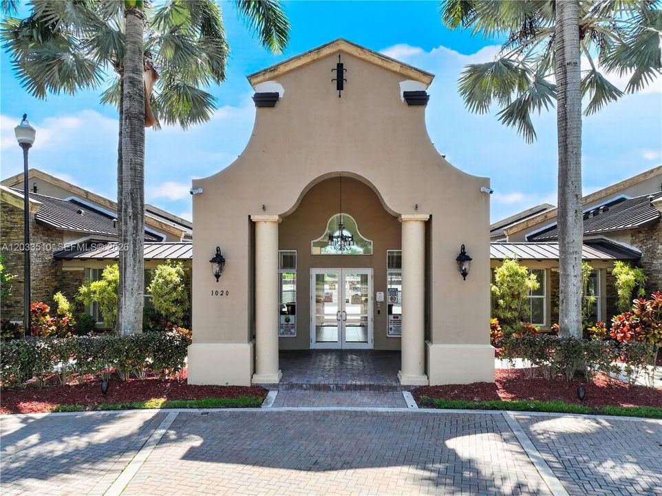 For Sale: $329,900 (2 beds, 2 baths, 1258 Square Feet)