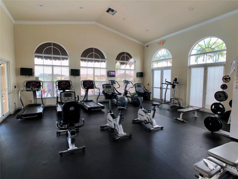 For Sale: $329,900 (2 beds, 2 baths, 1258 Square Feet)