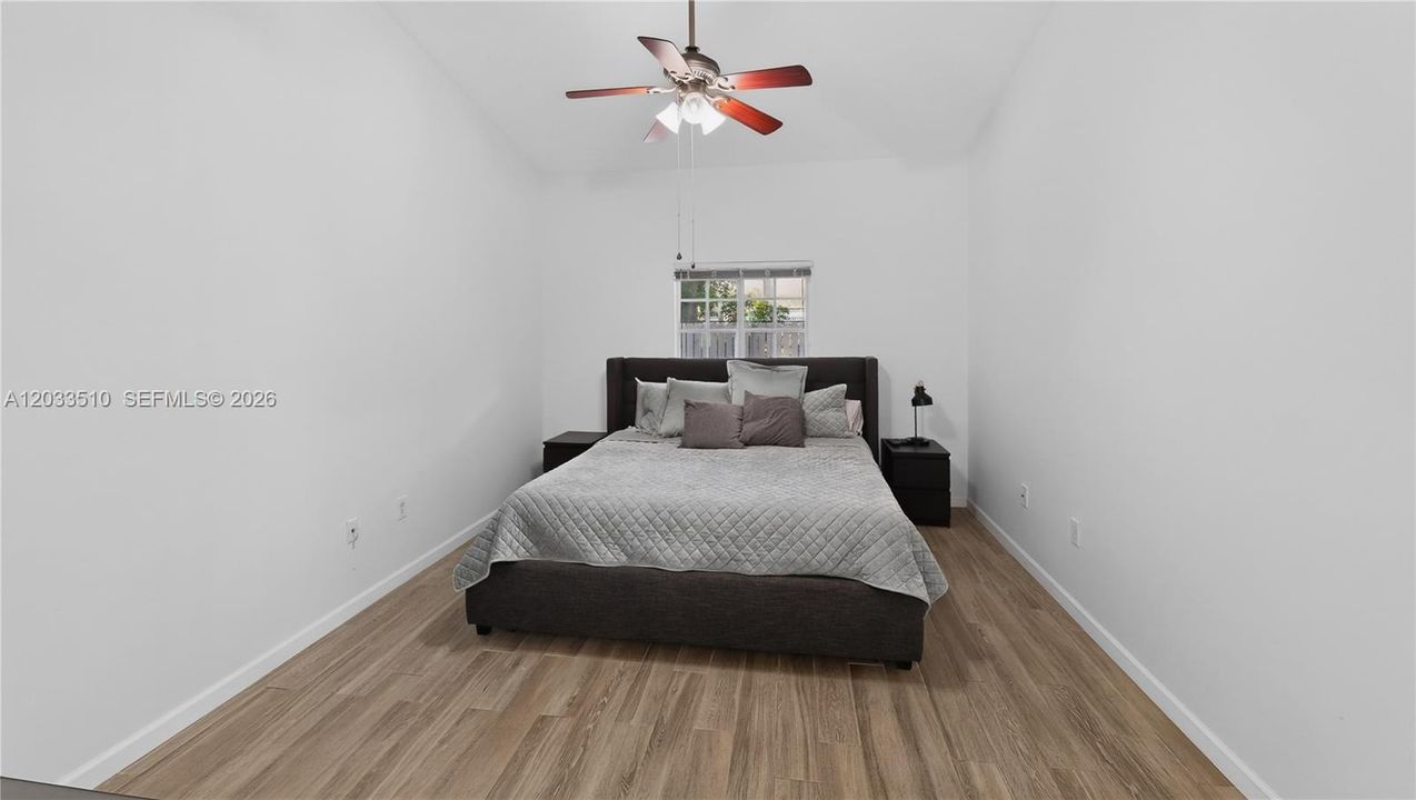For Sale: $329,900 (2 beds, 2 baths, 1258 Square Feet)