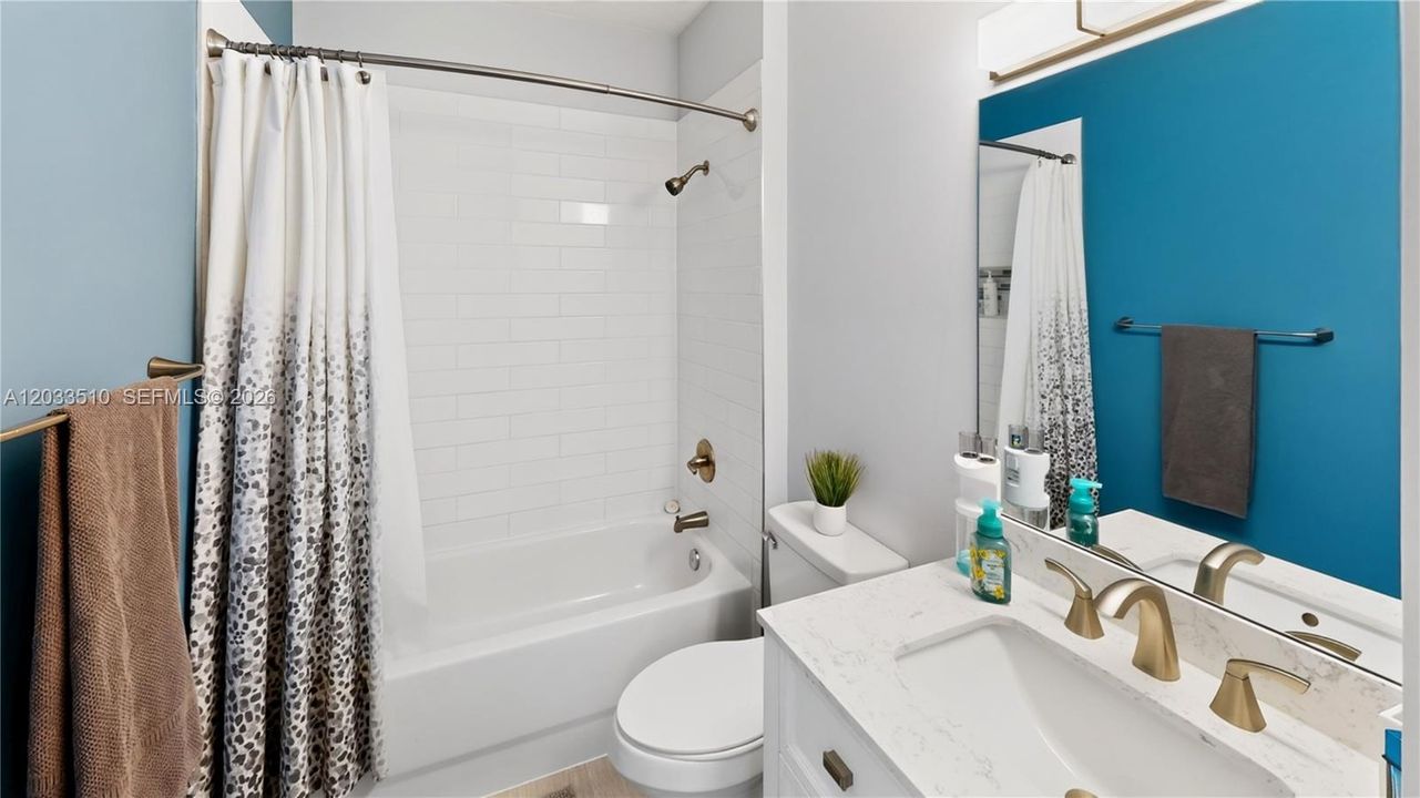 For Sale: $329,900 (2 beds, 2 baths, 1258 Square Feet)