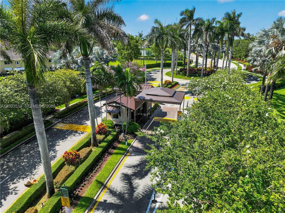 For Sale: $329,900 (2 beds, 2 baths, 1258 Square Feet)