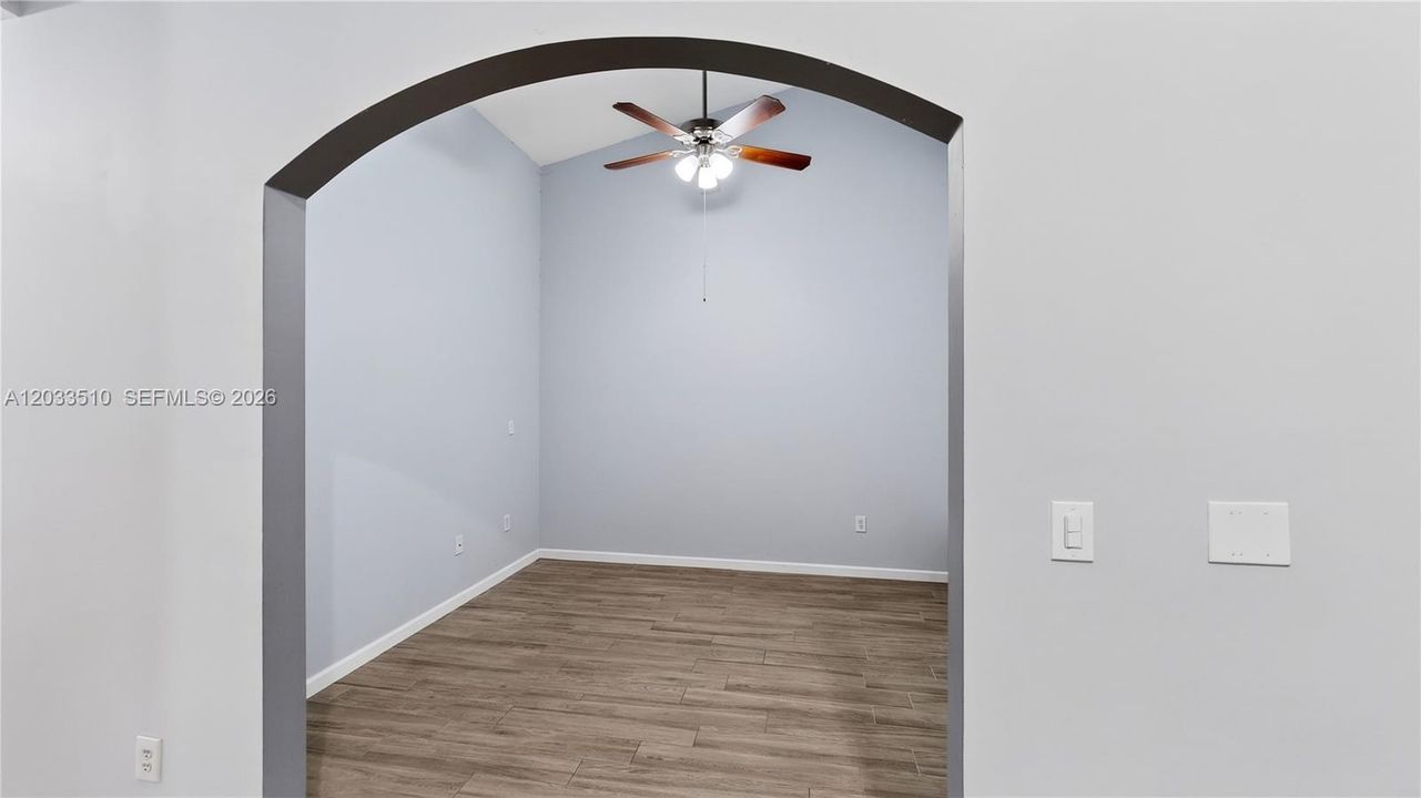 For Sale: $329,900 (2 beds, 2 baths, 1258 Square Feet)