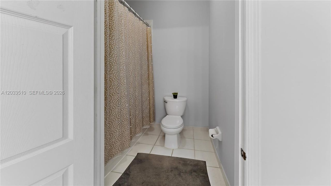 For Sale: $329,900 (2 beds, 2 baths, 1258 Square Feet)