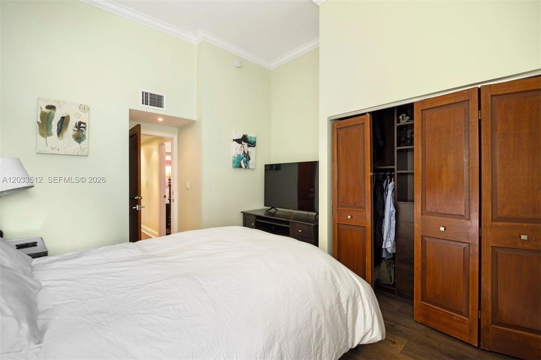 En Renta: $5,700 (3 camas, 2 baños, 2265 Pies cuadrados)