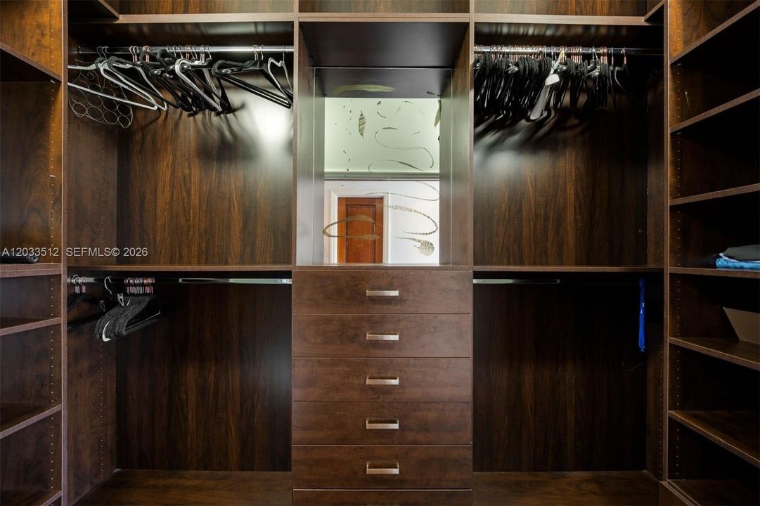 En Renta: $5,700 (3 camas, 2 baños, 2265 Pies cuadrados)