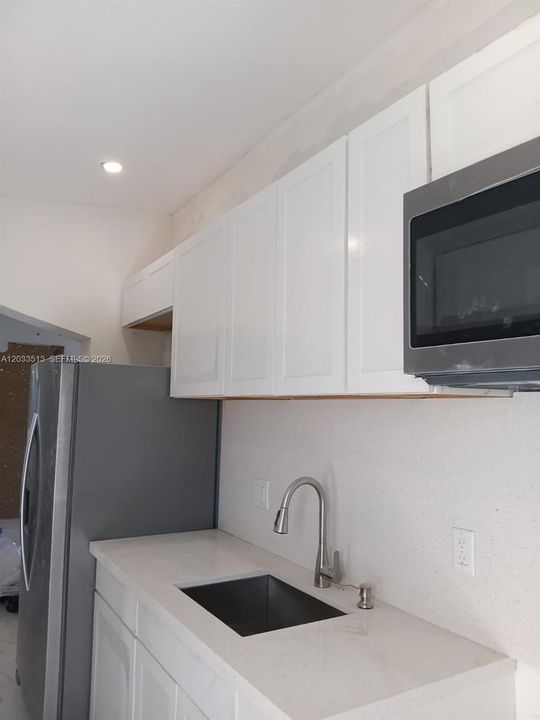 Activo con contrato: $295,000 (2 camas, 1 baños, 783 Pies cuadrados)