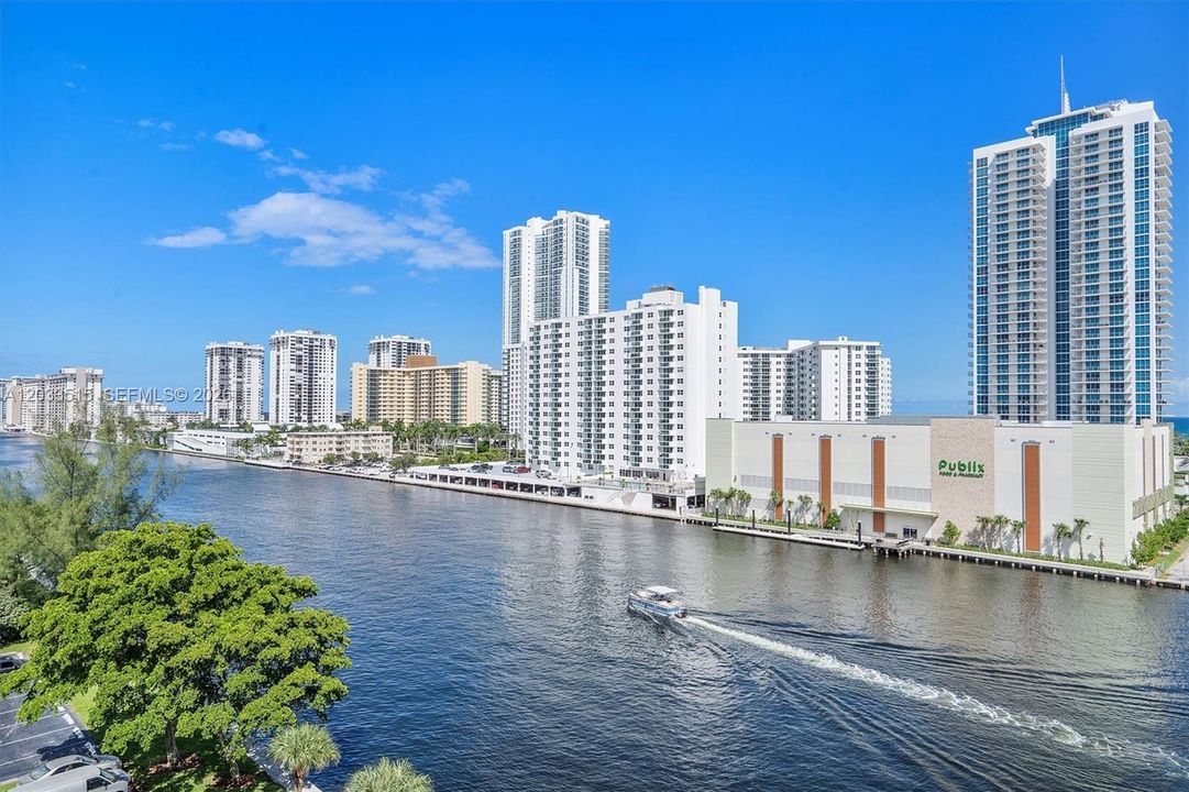 For Sale: $450,000 (2 beds, 2 baths, 1455 Square Feet)