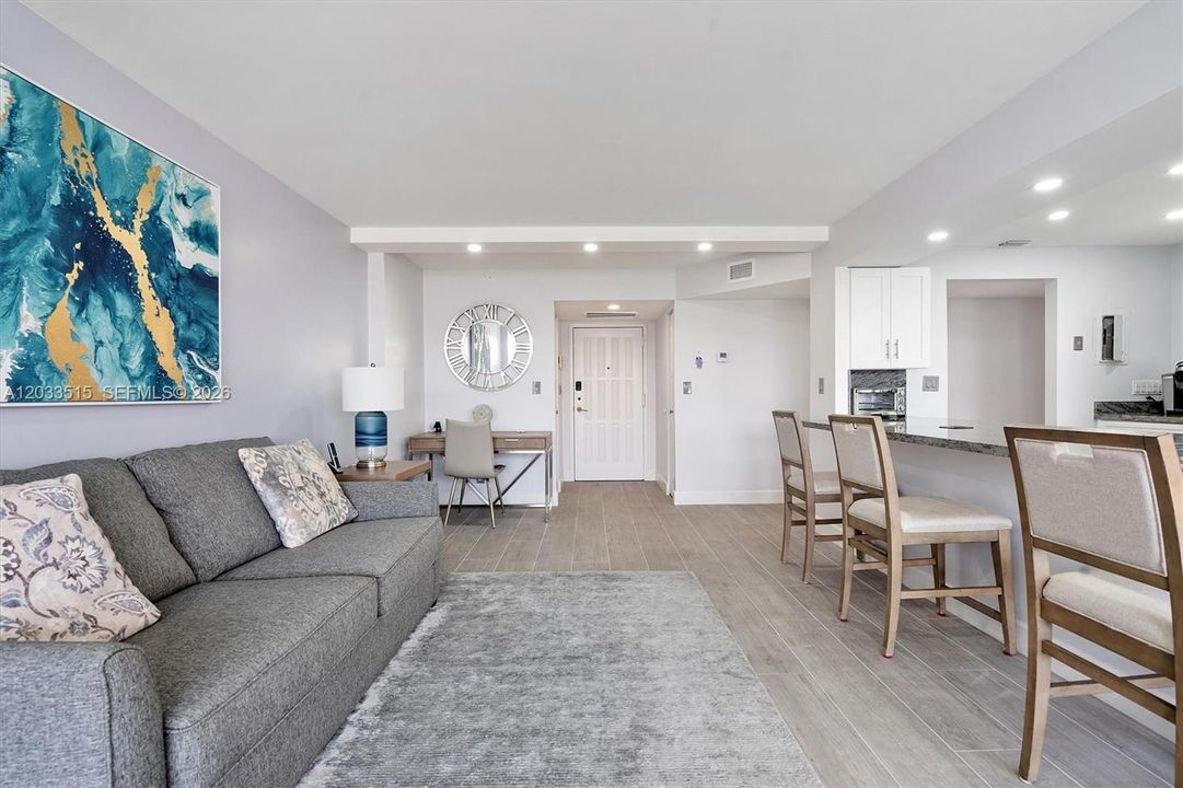 For Sale: $450,000 (2 beds, 2 baths, 1455 Square Feet)