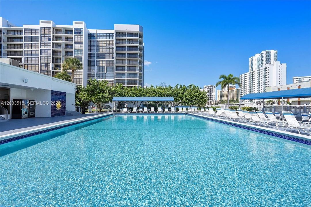 For Sale: $450,000 (2 beds, 2 baths, 1455 Square Feet)
