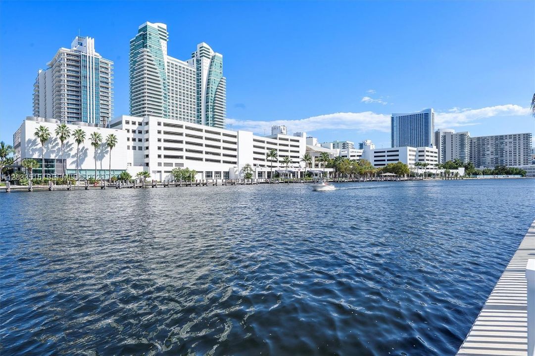 For Sale: $450,000 (2 beds, 2 baths, 1455 Square Feet)