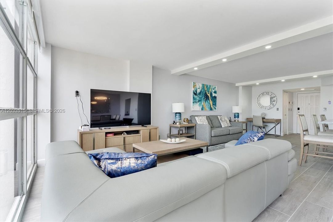 For Sale: $450,000 (2 beds, 2 baths, 1455 Square Feet)