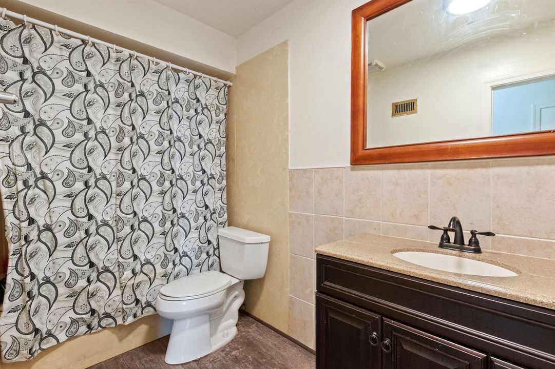 Full Guest Bathroom