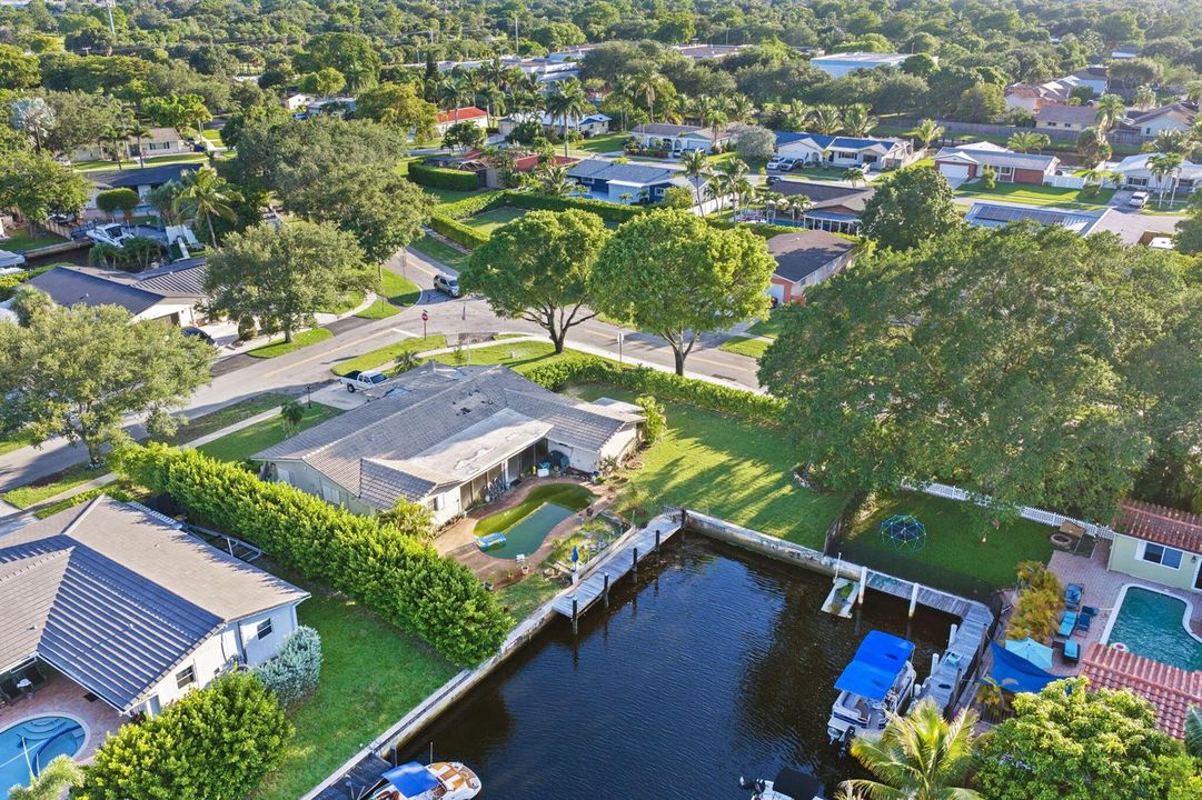 31-web-or-mls-6241-sw-14th-st