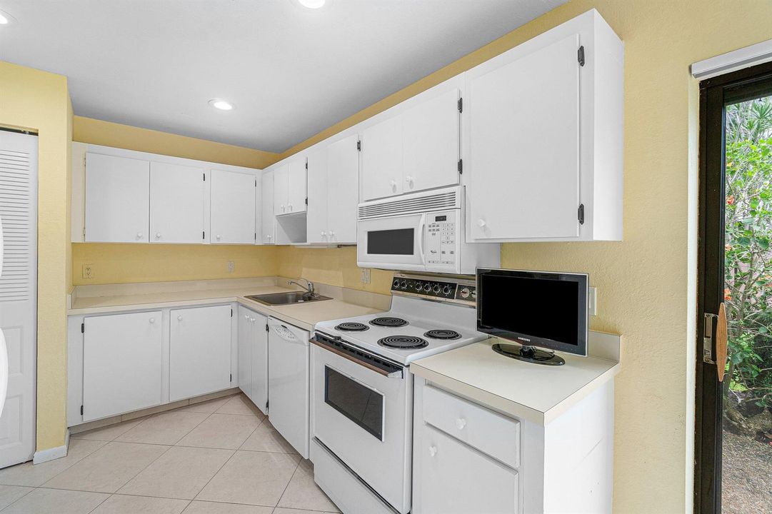 020-21SouthportLane-C-BoyntonBeach-FL-33