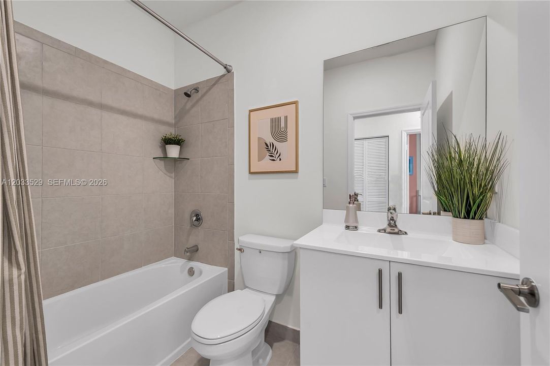 En Venta: $424,900 (3 camas, 2 baños, 1483 Pies cuadrados)