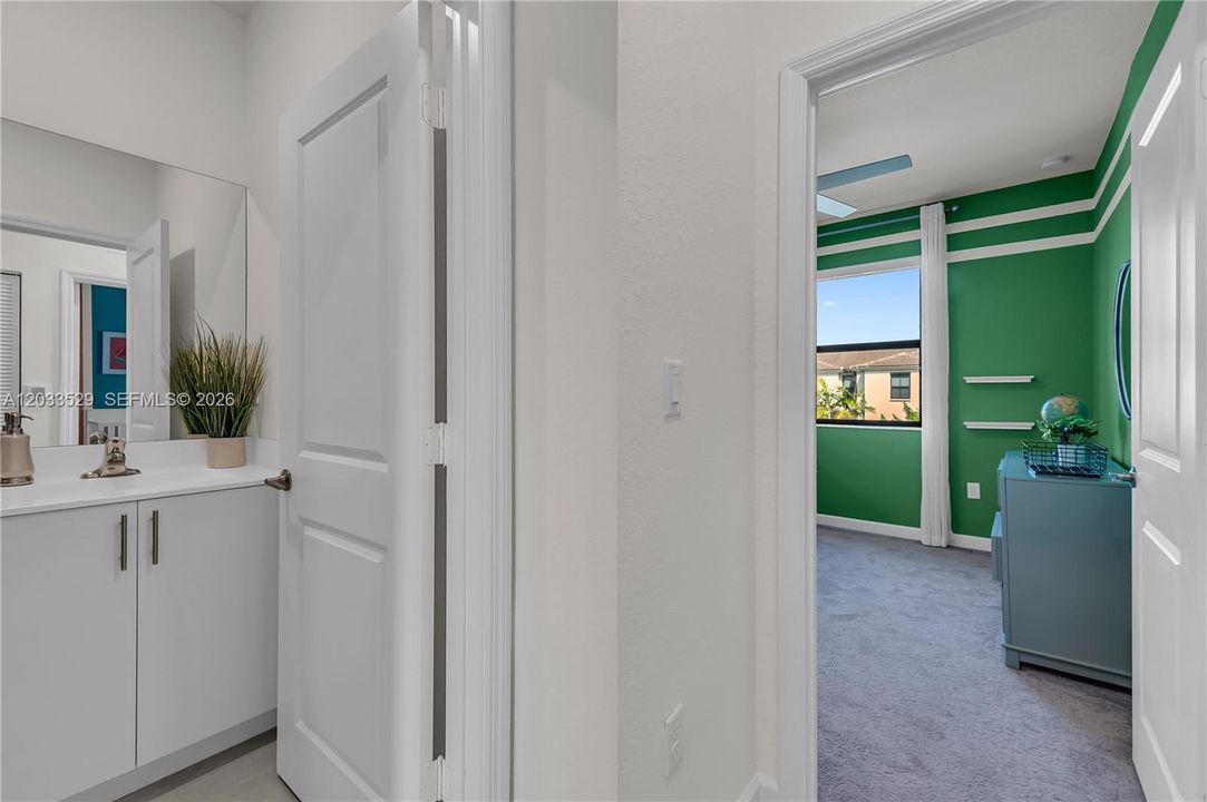 En Venta: $424,900 (3 camas, 2 baños, 1483 Pies cuadrados)