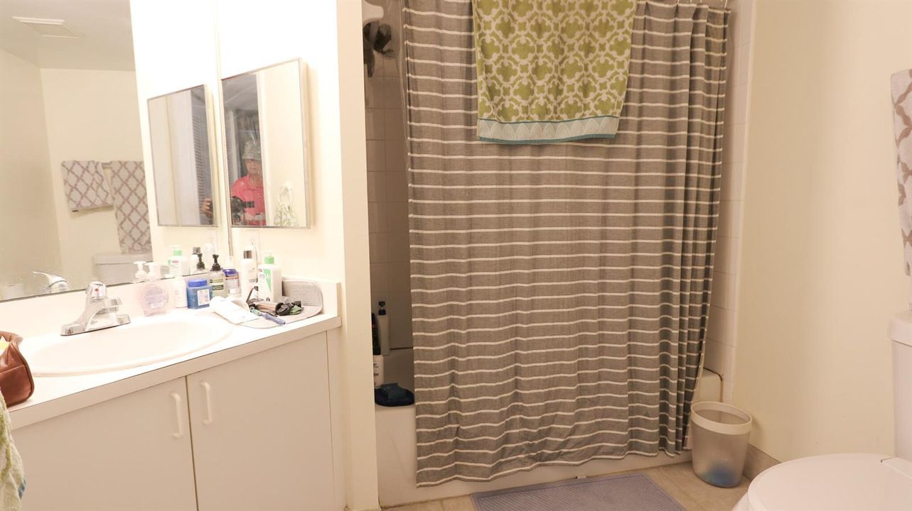 2ND BATHROOM