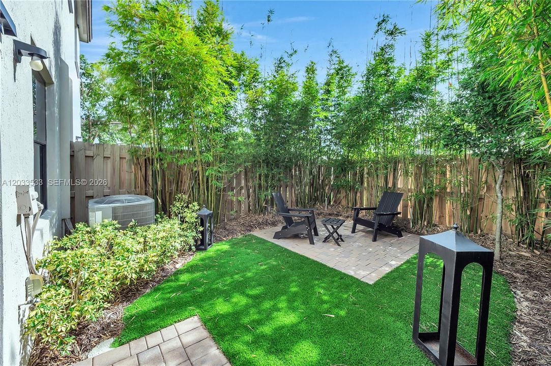 En Venta: $419,900 (3 camas, 2 baños, 1393 Pies cuadrados)