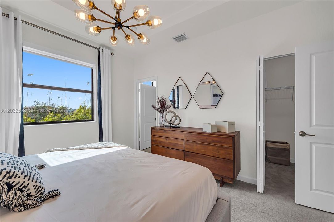 En Venta: $419,900 (3 camas, 2 baños, 1393 Pies cuadrados)