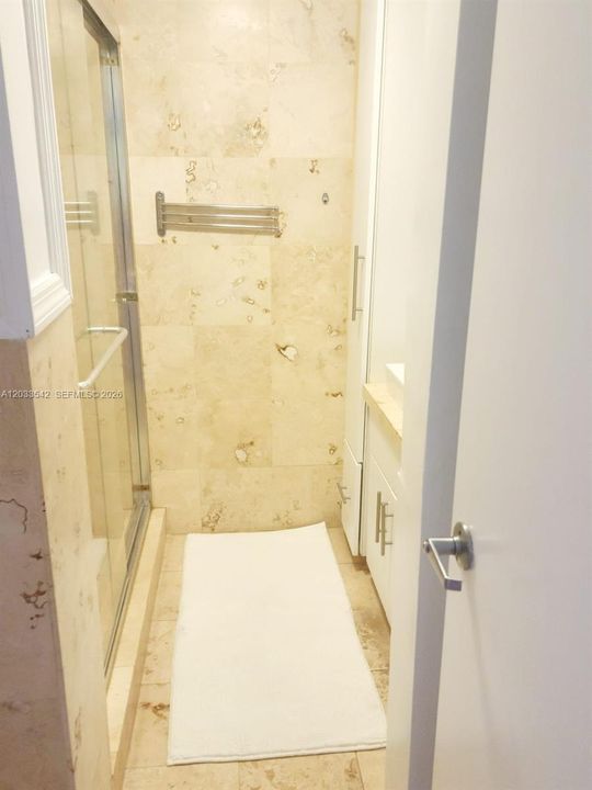 For Rent: $2,500 (1 beds, 1 baths, 680 Square Feet)
