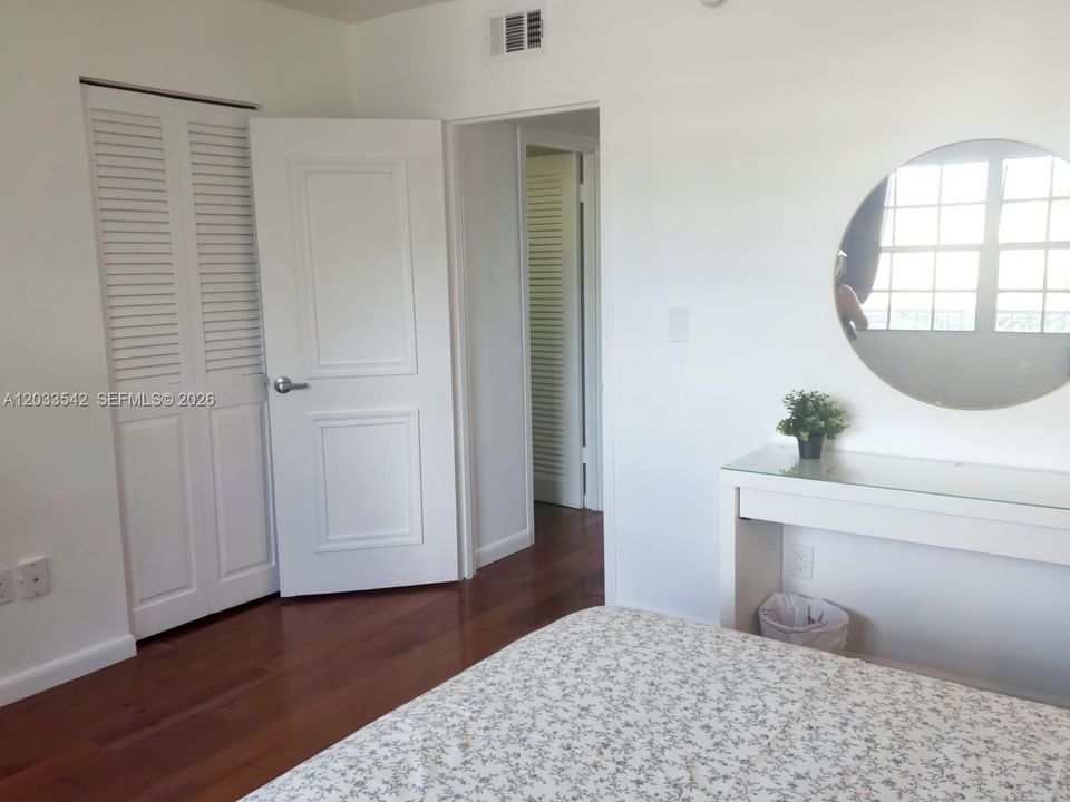 For Rent: $2,500 (1 beds, 1 baths, 680 Square Feet)