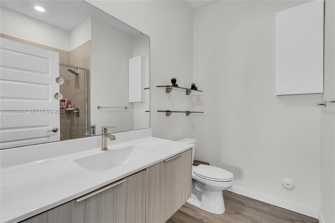 For Rent: $3,150 (3 beds, 2 baths, 1236 Square Feet)