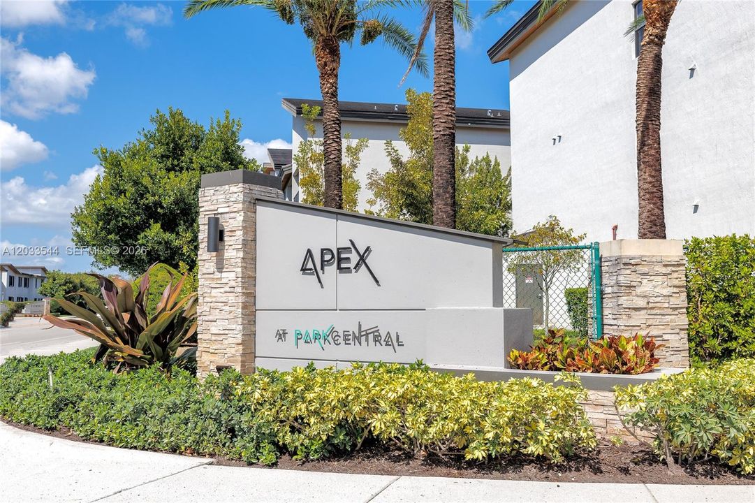 For Rent: $3,150 (3 beds, 2 baths, 1236 Square Feet)