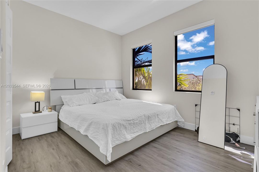 For Rent: $3,150 (3 beds, 2 baths, 1236 Square Feet)