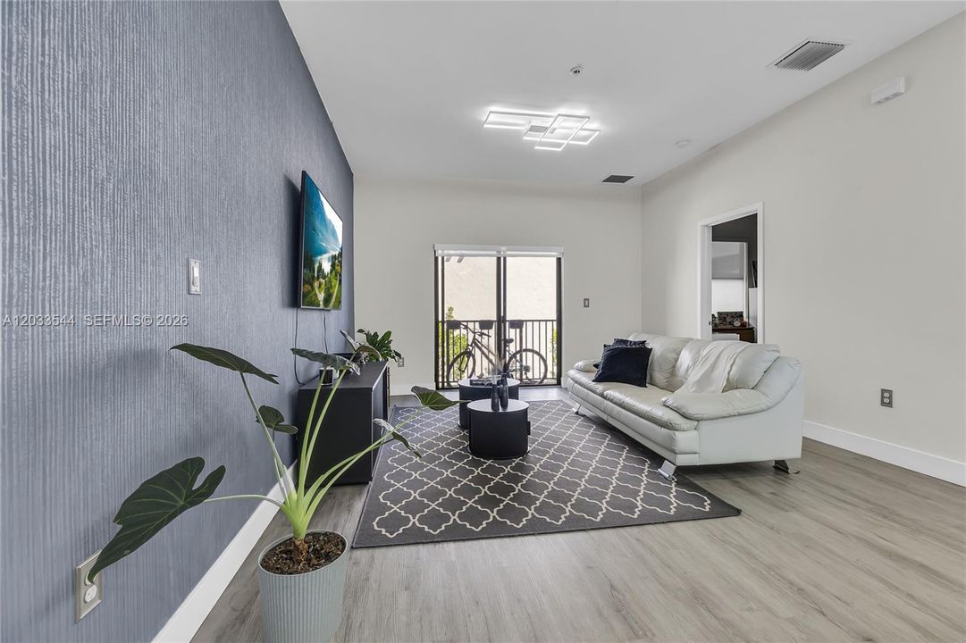 For Rent: $3,150 (3 beds, 2 baths, 1236 Square Feet)
