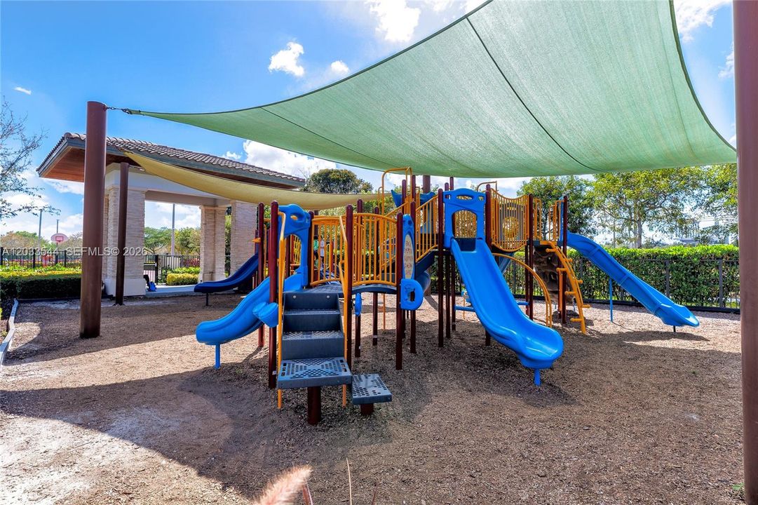For Rent: $3,150 (3 beds, 2 baths, 1236 Square Feet)