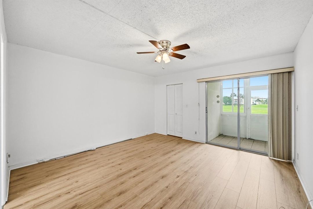 18_primary bedroom