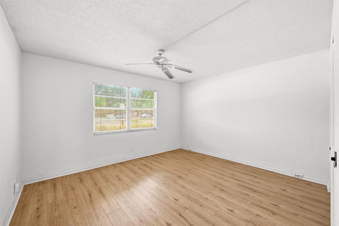 24_bedroom