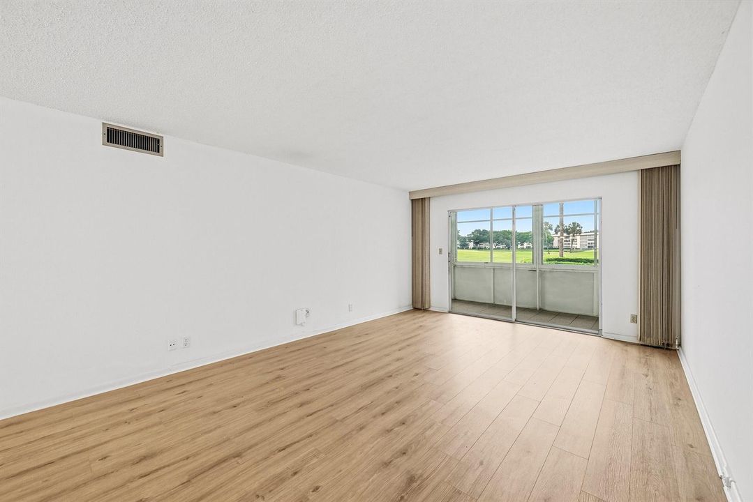 10_living room