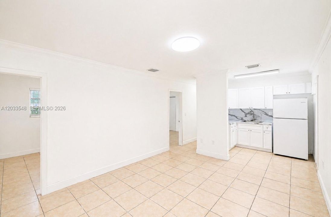 For Rent: $1,875 (2 beds, 1 baths, 688 Square Feet)