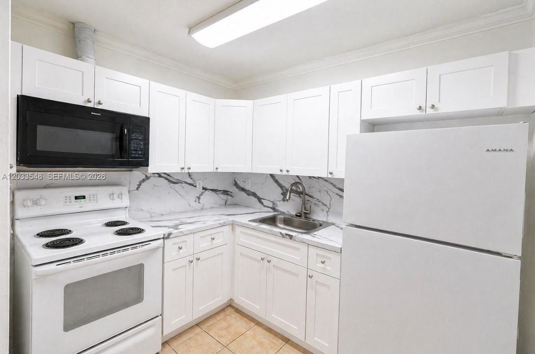 For Rent: $1,875 (2 beds, 1 baths, 688 Square Feet)