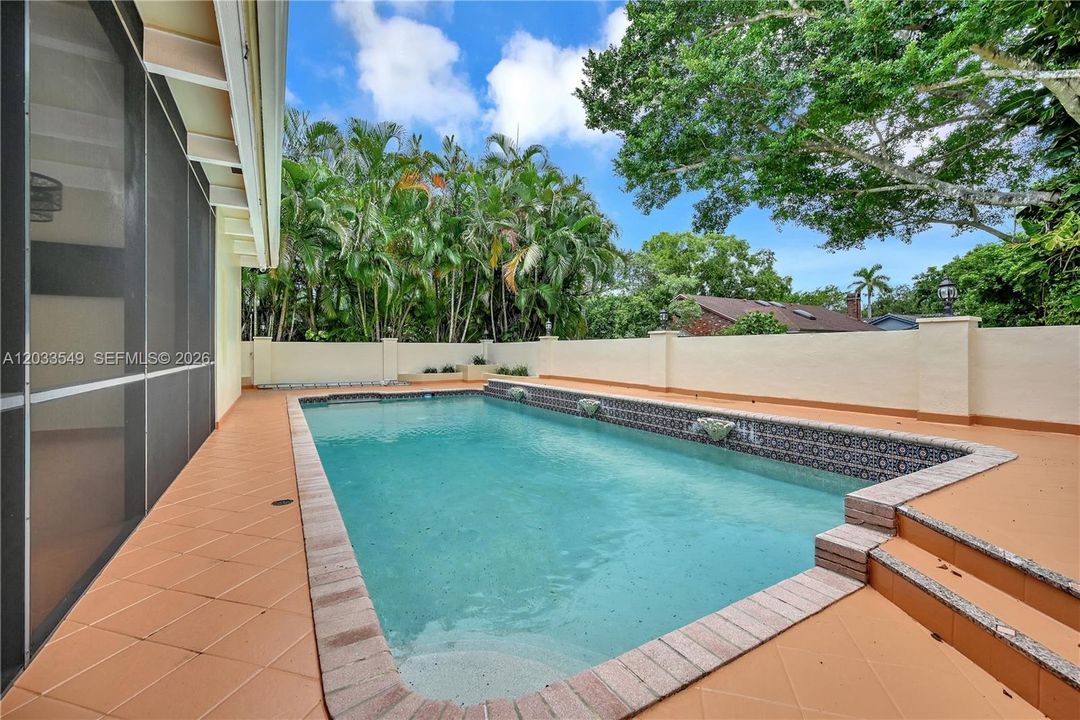 For Rent: $6,900 (5 beds, 4 baths, 3182 Square Feet)