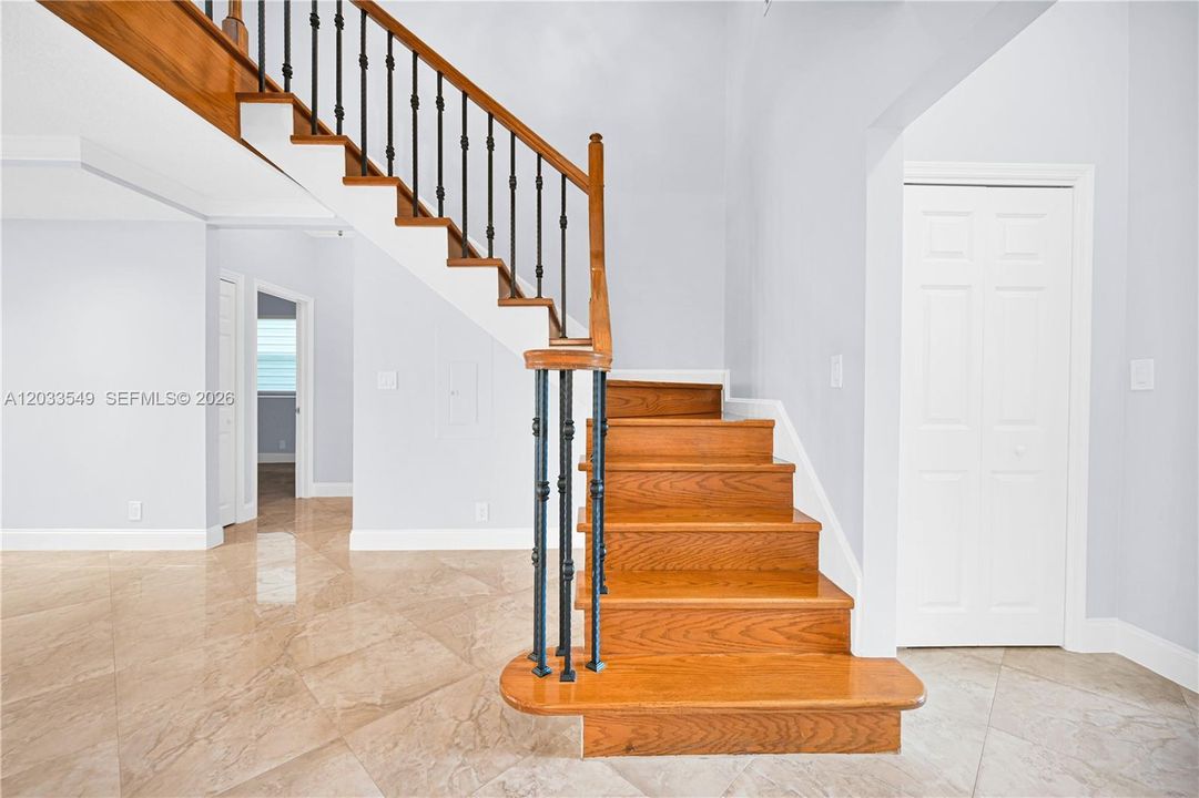 For Rent: $6,900 (5 beds, 4 baths, 3182 Square Feet)