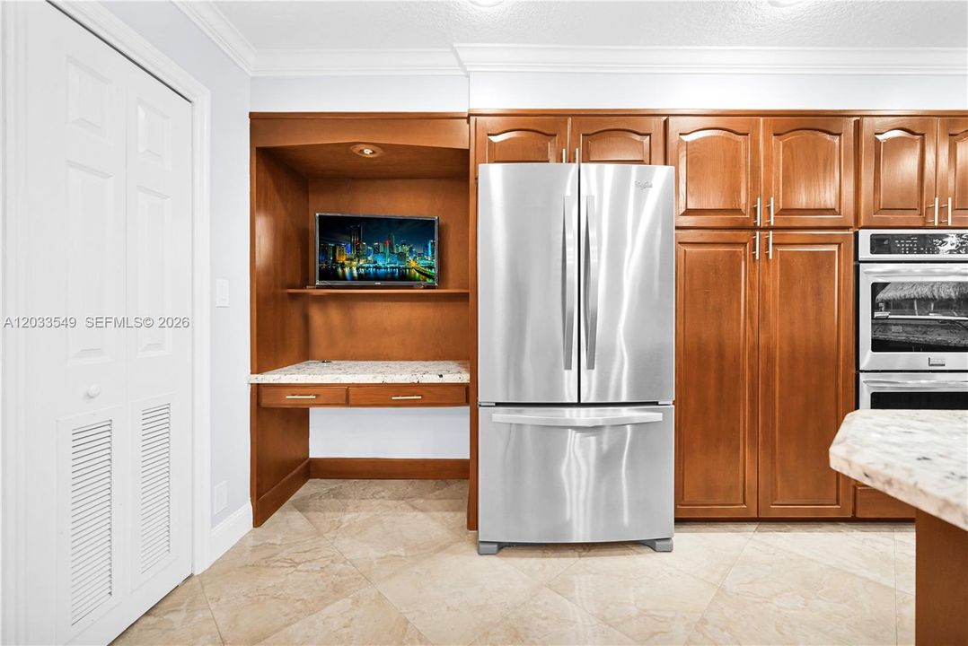 For Rent: $6,900 (5 beds, 4 baths, 3182 Square Feet)
